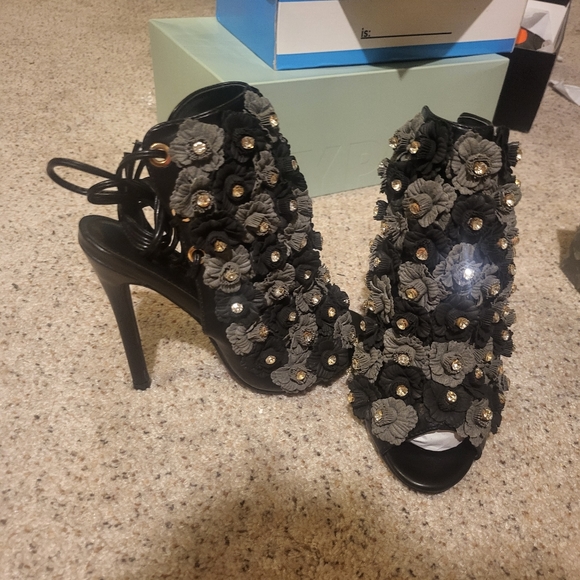 Beautiful shoes size 7 - Picture 1 of 5